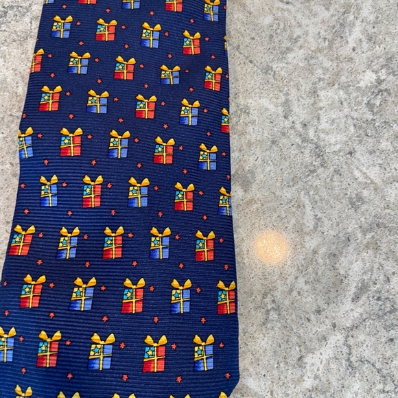 Christmas Tie - Picture 2 of 3